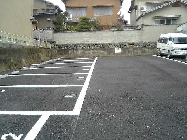 紫野西蓮台野町ガレージの外観・駐車場イメージ1枚目