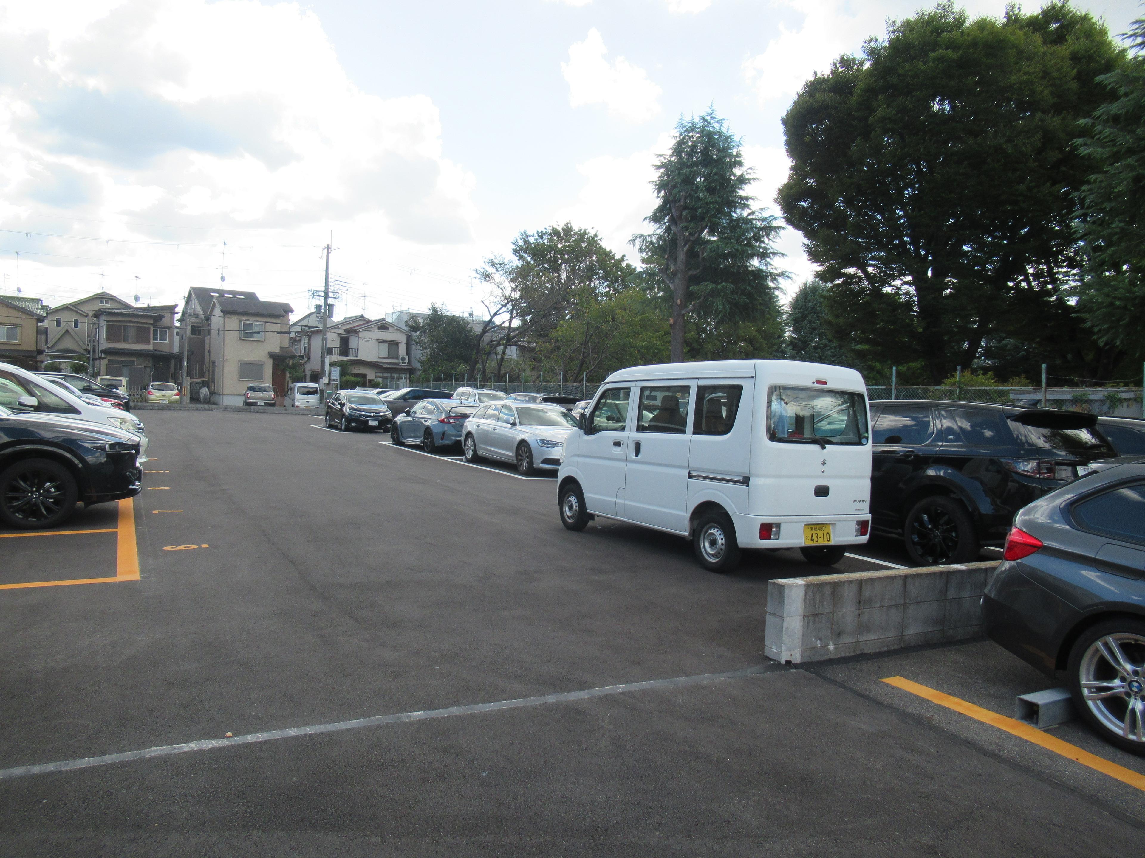 塚本公園ガレージの外観・駐車場イメージ1枚目