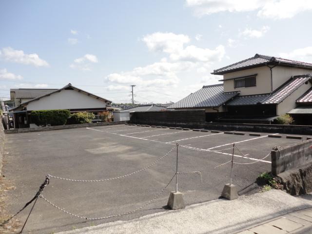 朝霧１丁目中野駐車場の外観・駐車場イメージ1枚目