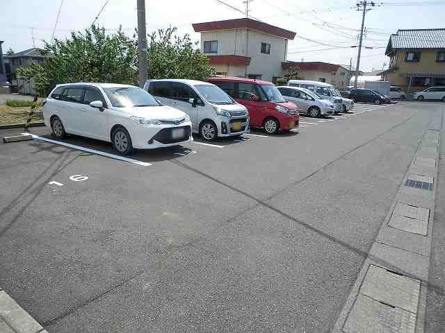 ノア(17121)の外観・駐車場イメージ1枚目