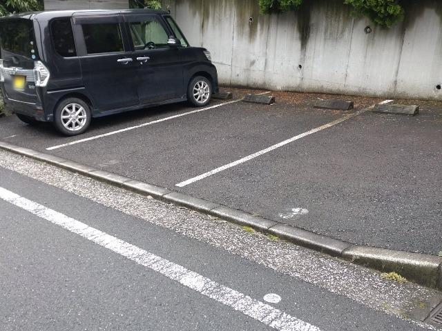 ドミール(17536)の外観・駐車場イメージ1枚目