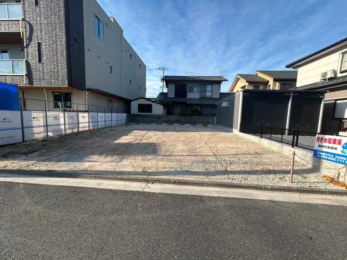 ガレージ八幡の外観・駐車場イメージ2枚目