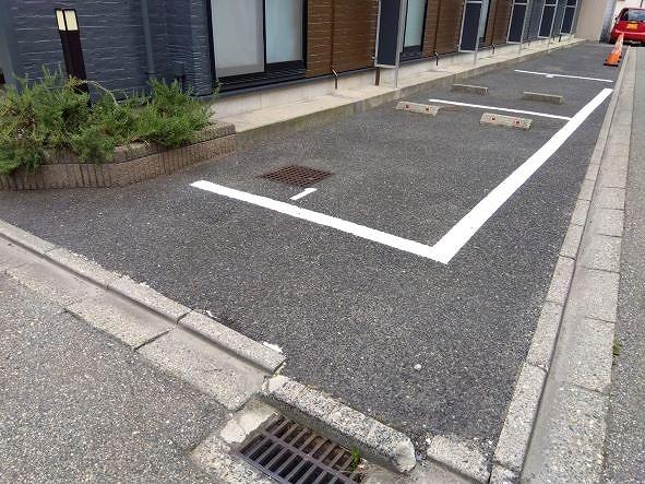 カレン(27562)の外観・駐車場イメージ1枚目