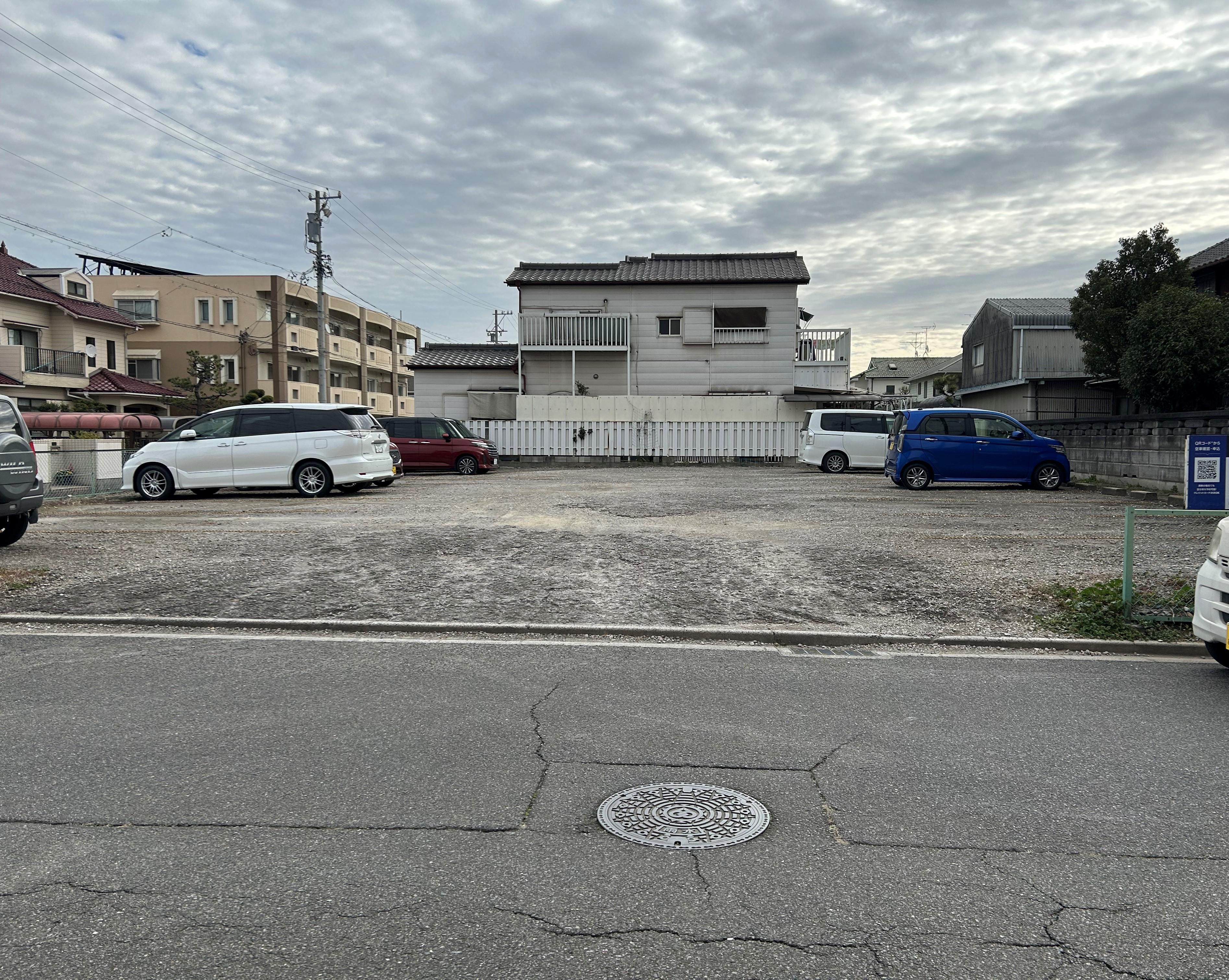 000004の外観・駐車場イメージ1枚目