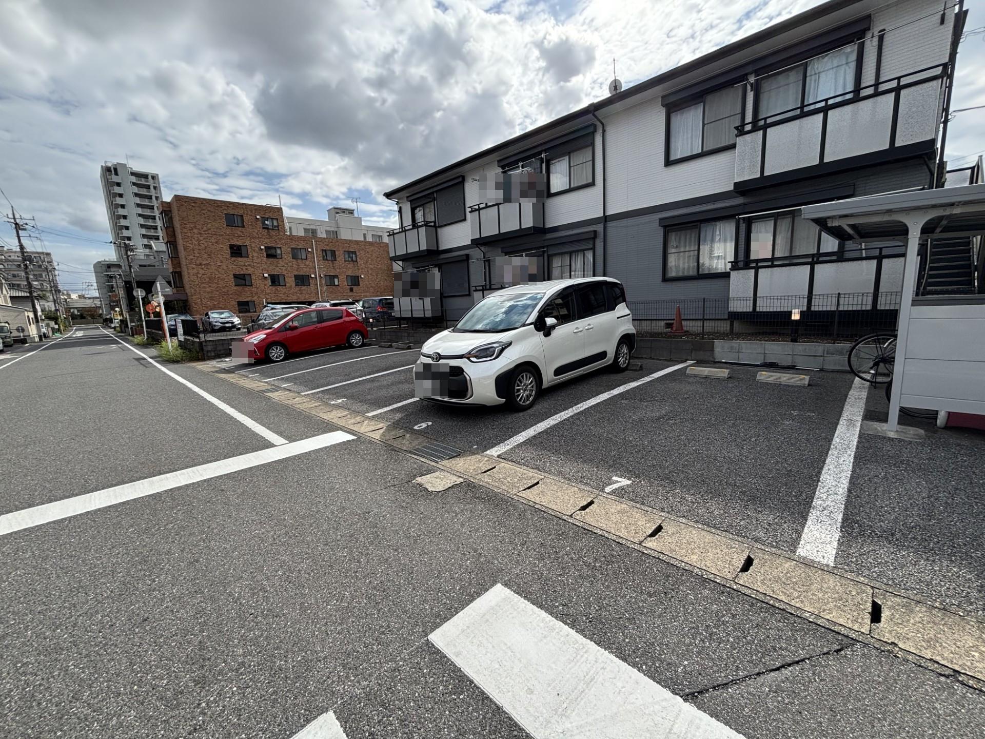 サニーフラットの外観・駐車場イメージ3枚目