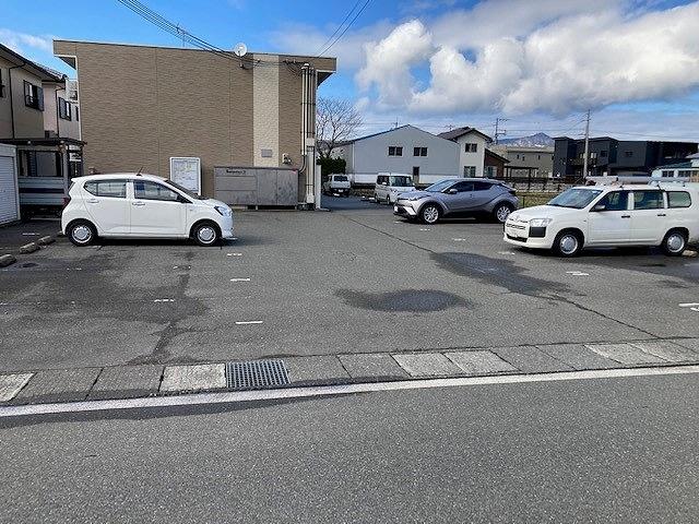 エクレール　ヴィラ(32430)の外観・駐車場イメージ1枚目