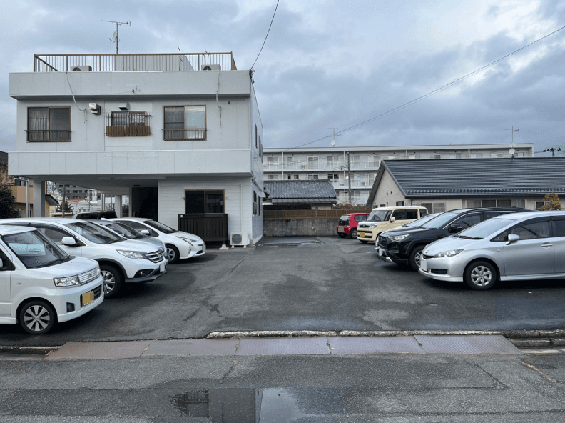 港パークの外観・駐車場イメージ1枚目