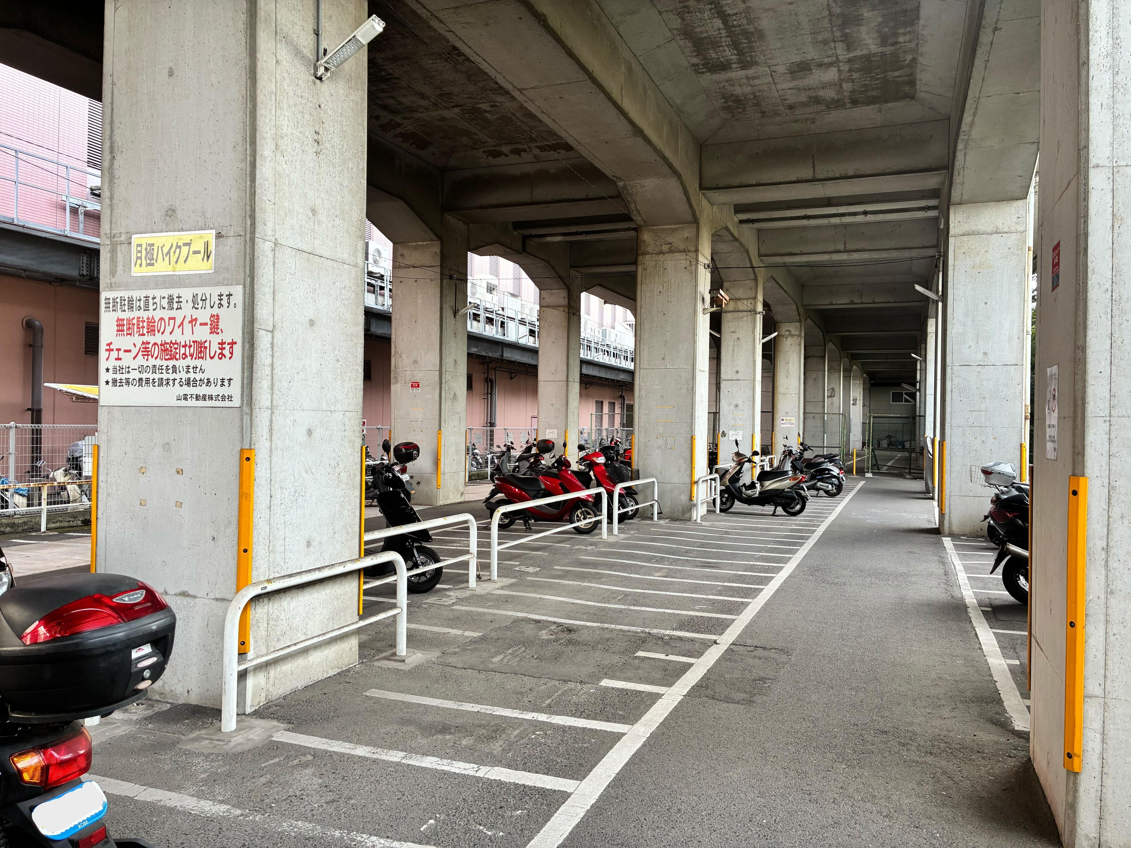 明石駅高架下第２バイクプール(アスピア北側）の外観・駐車場イメージ3枚目