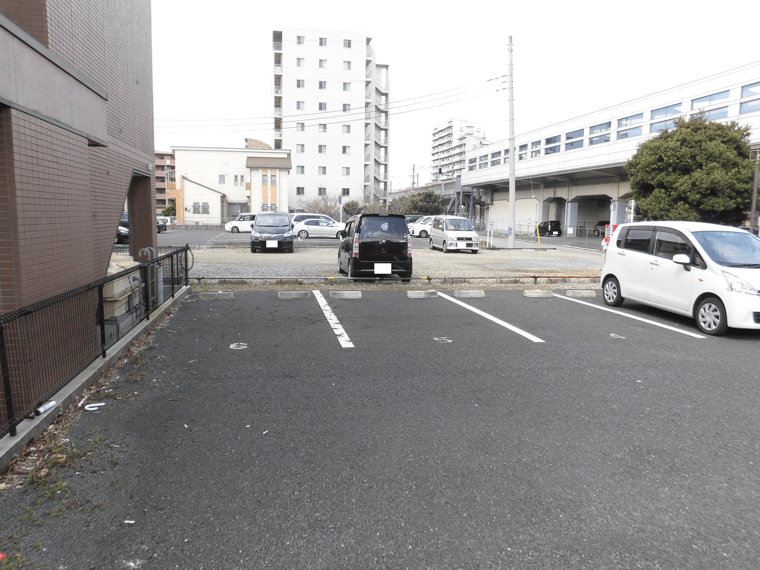 ゆりのき台第１の外観・駐車場イメージ2枚目