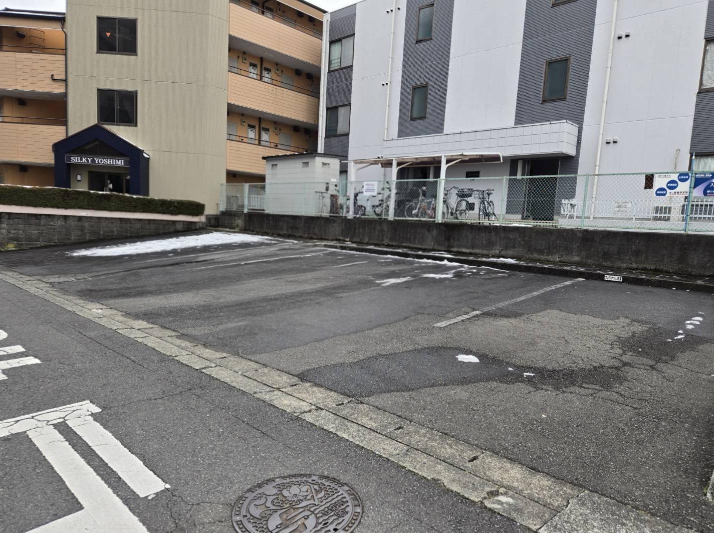 プレジオ小山の外観・駐車場イメージ2枚目