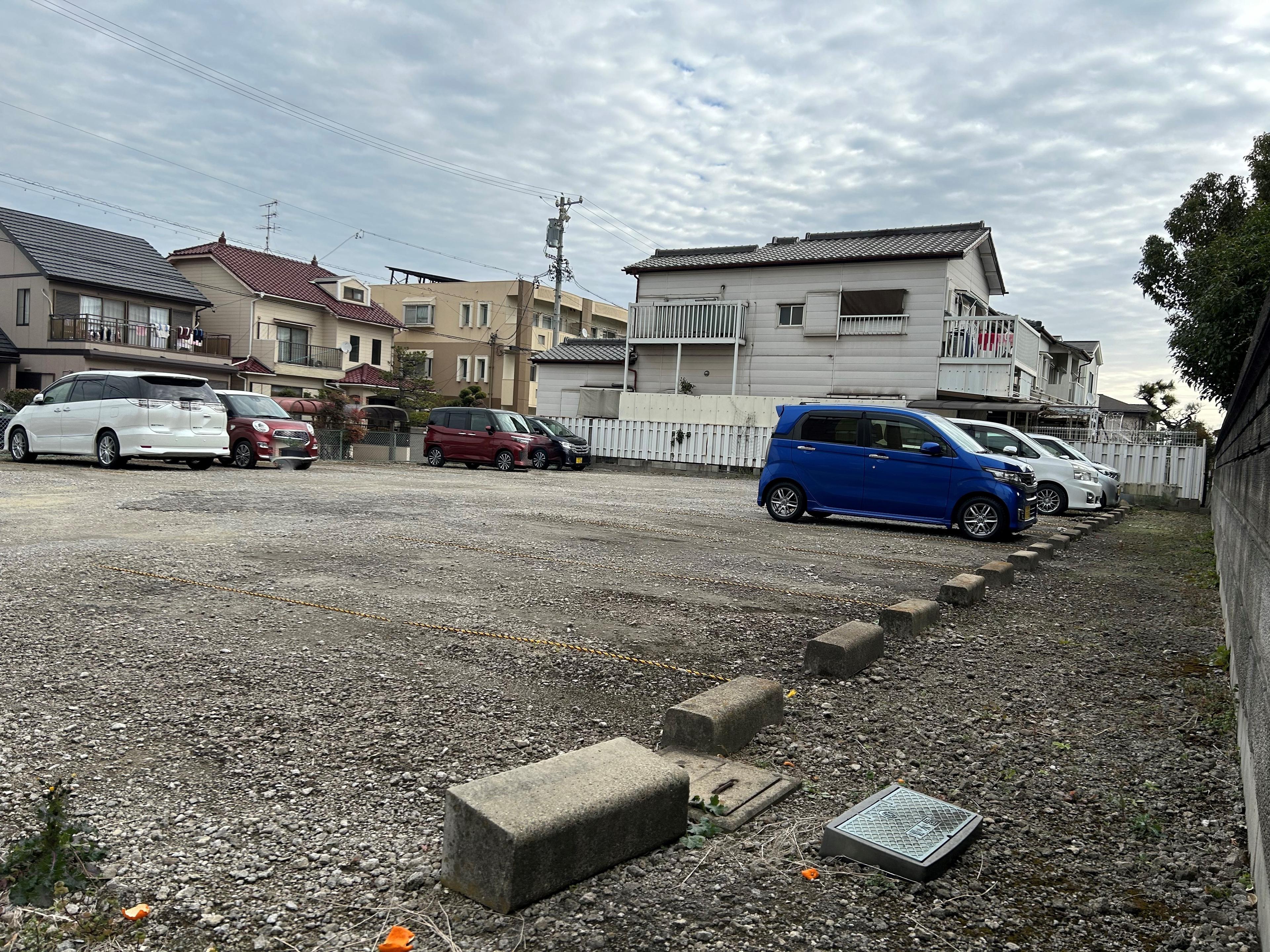 000004の外観・駐車場イメージ2枚目