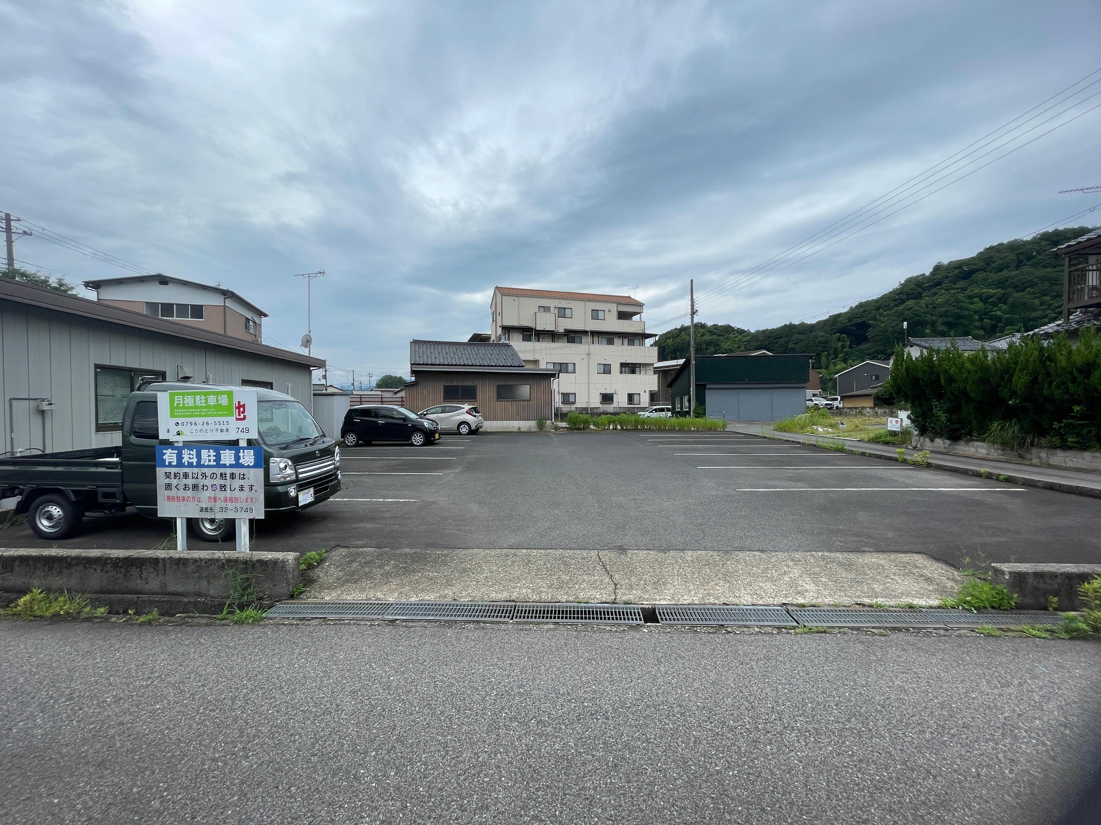 梶原岩田様駐車場の外観・駐車場イメージ1枚目