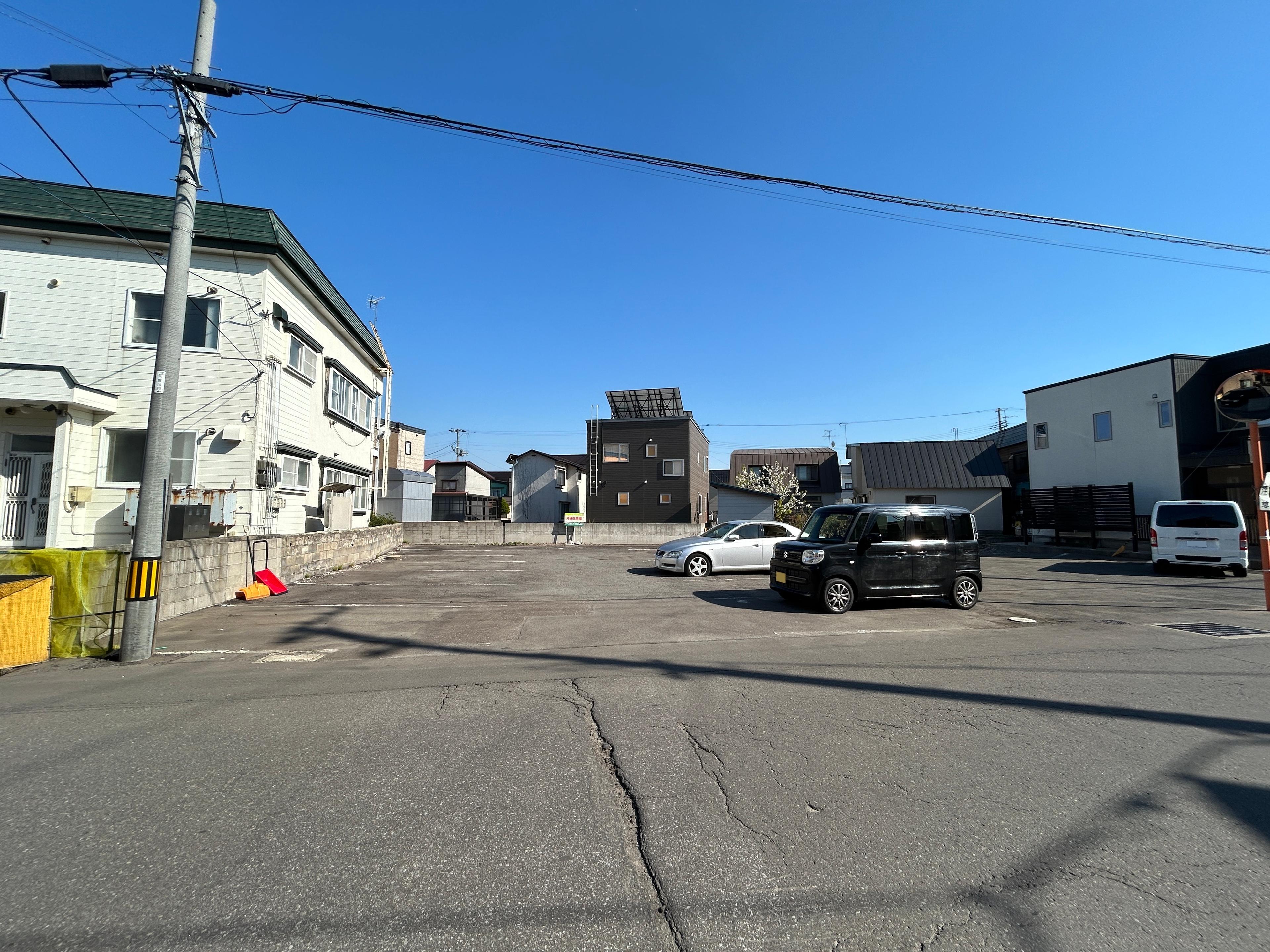 旭町１丁目津幡駐車場（第一）の外観・駐車場イメージ1枚目