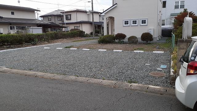 中堤町月極駐車場の外観・駐車場イメージ2枚目