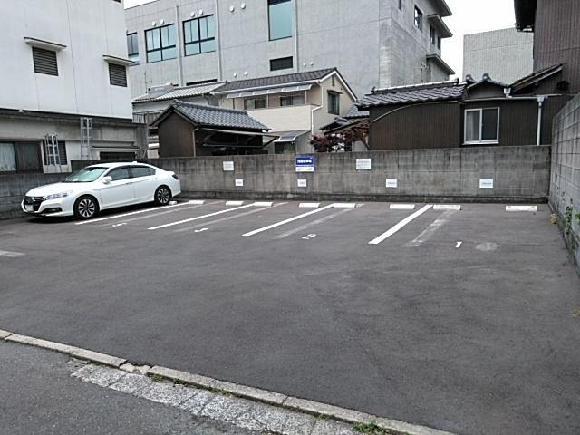 三村ガレージ（中店）の外観・駐車場イメージ1枚目