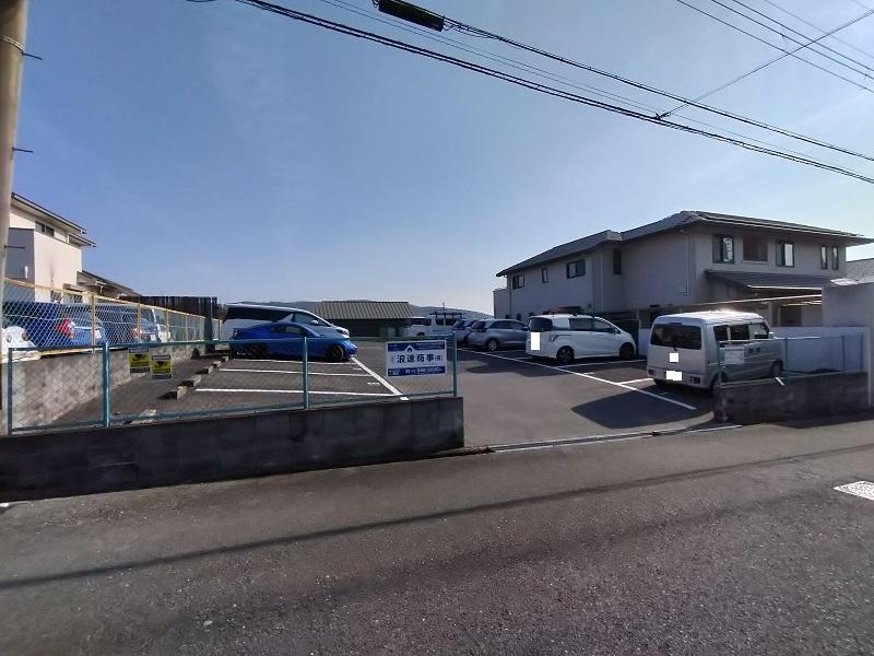 上田 ﾓｰﾀｰﾌﾟｰﾙの外観・駐車場イメージ1枚目