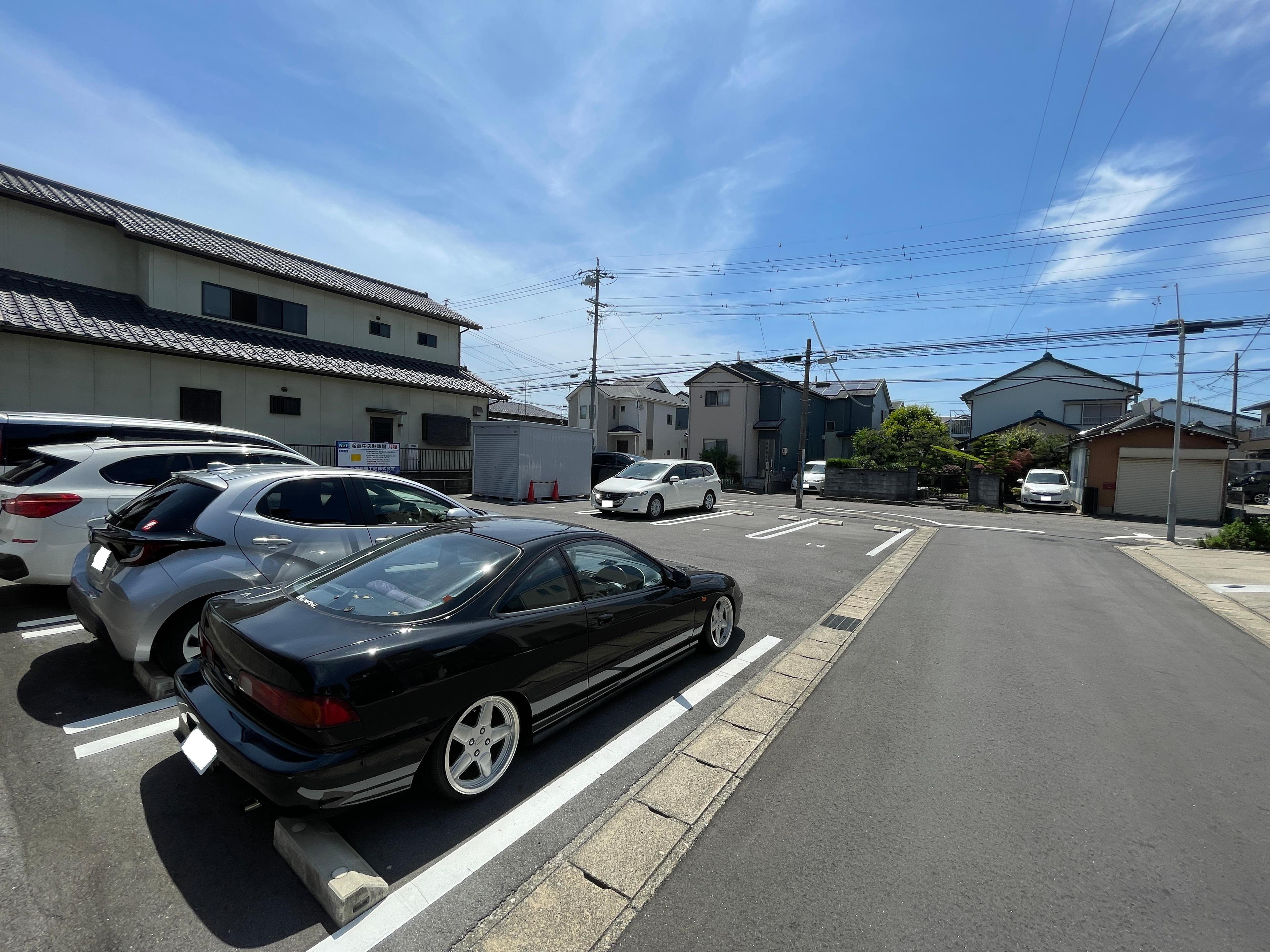 起返中央駐車場の外観・駐車場イメージ2枚目