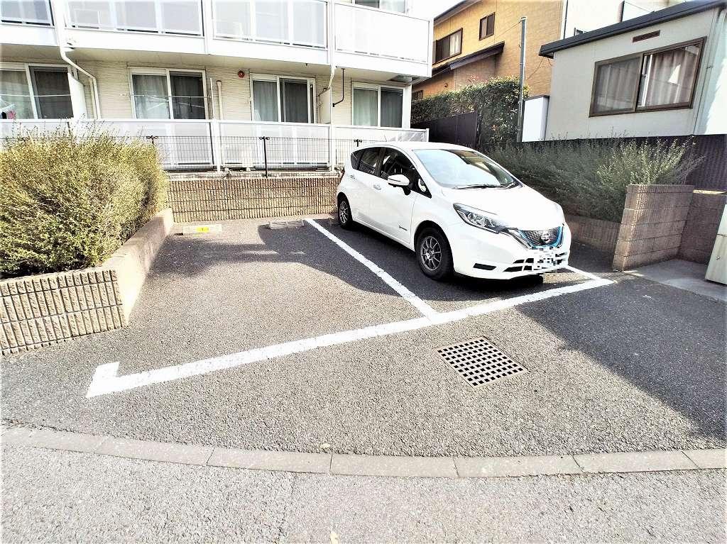アストライア(40685)の外観・駐車場イメージ1枚目