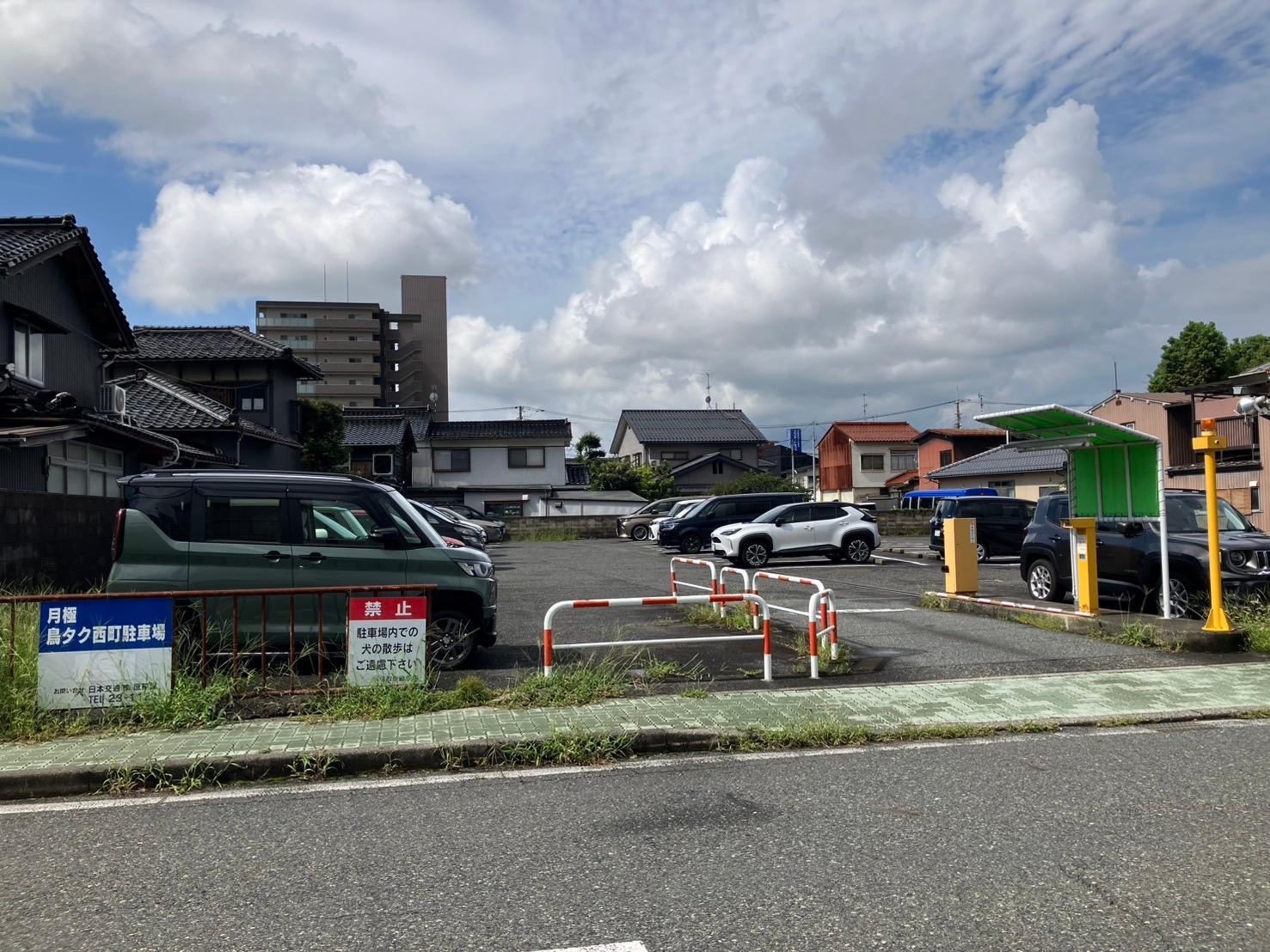 鳥タク西町駐車場の外観・駐車場イメージ1枚目