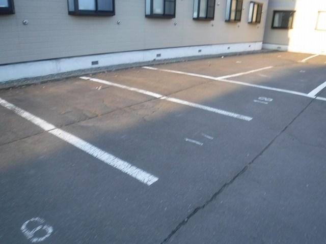フォンターナＢ(20580)の外観・駐車場イメージ1枚目