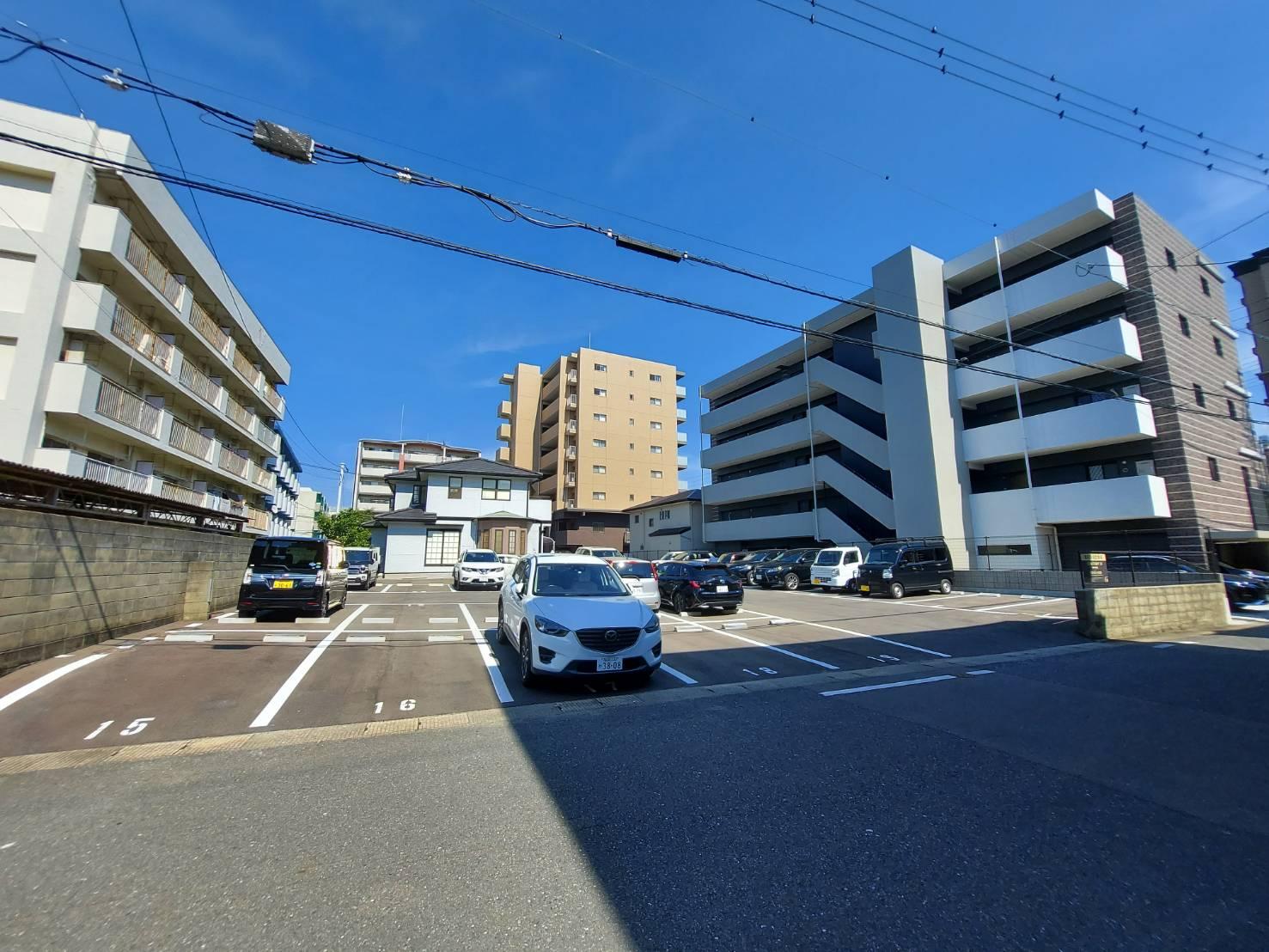 薫和月極駐車場Aの外観・駐車場イメージ1枚目