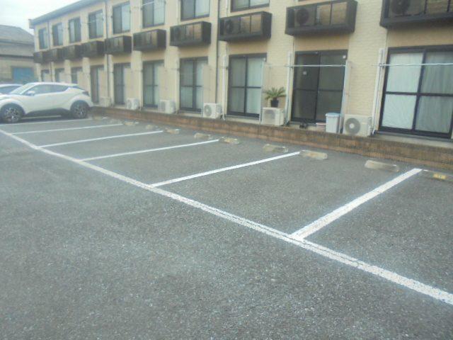 ソレイユ(28410)の外観・駐車場イメージ1枚目