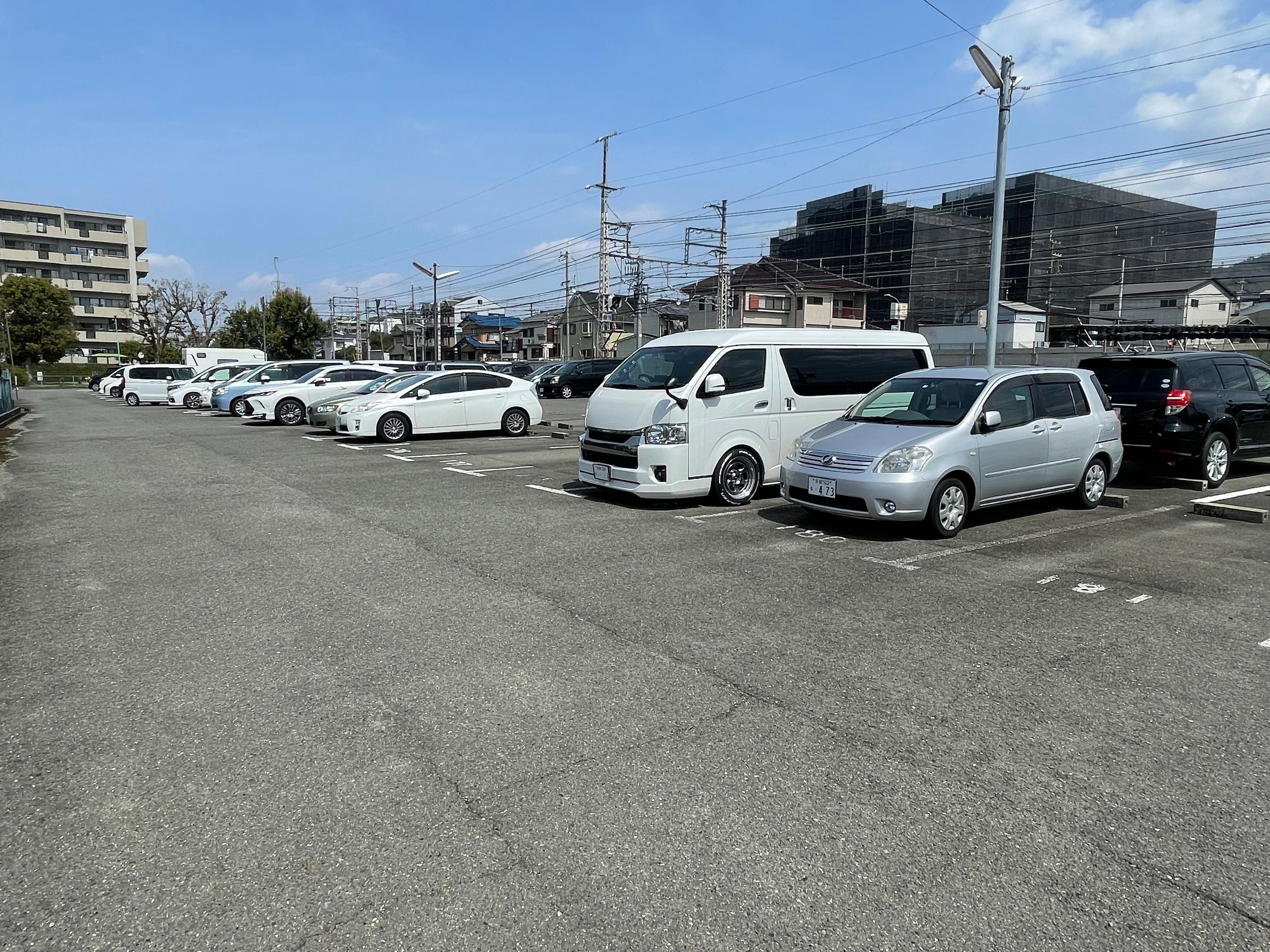 安井ガレージの外観・駐車場イメージ1枚目