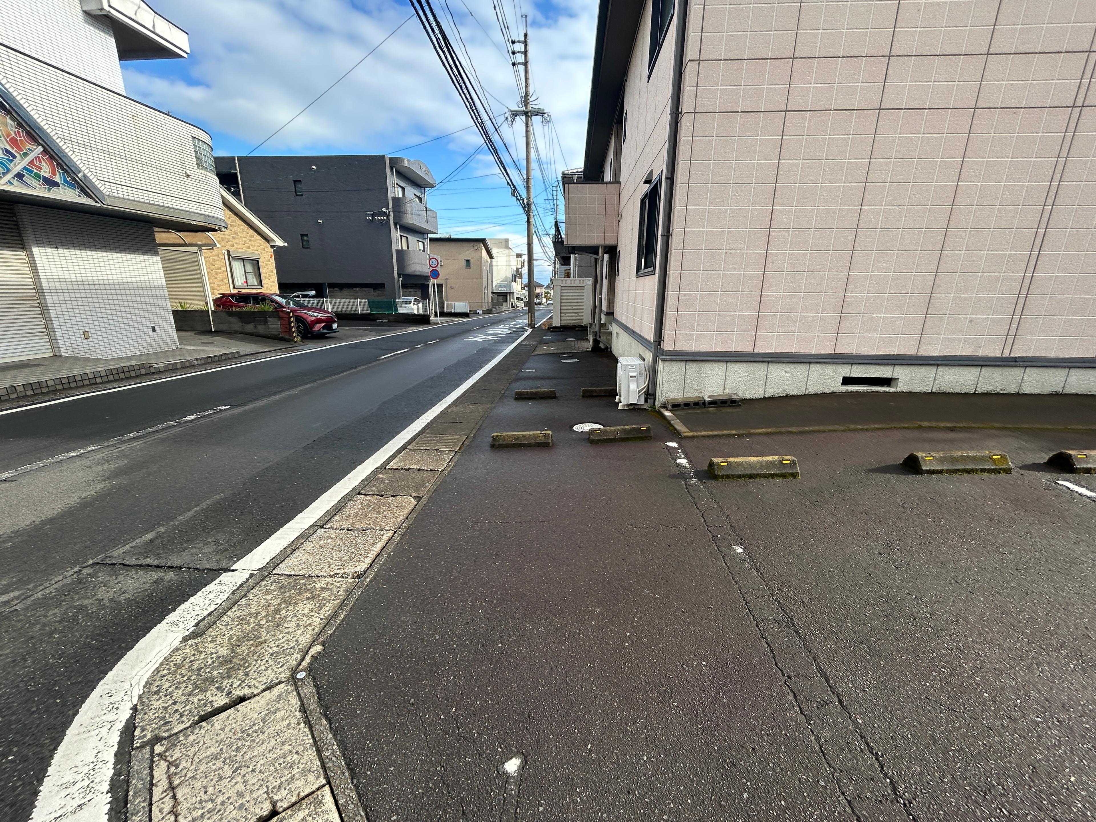 ｿﾚｼﾞｵNの外観・駐車場イメージ3枚目