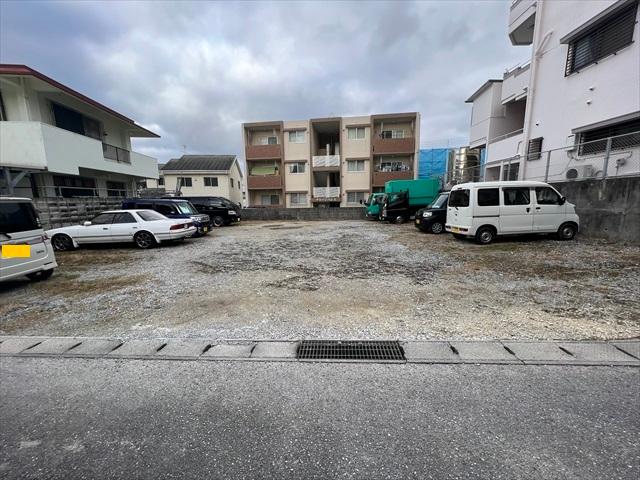 内間駐車場の外観・駐車場イメージ1枚目