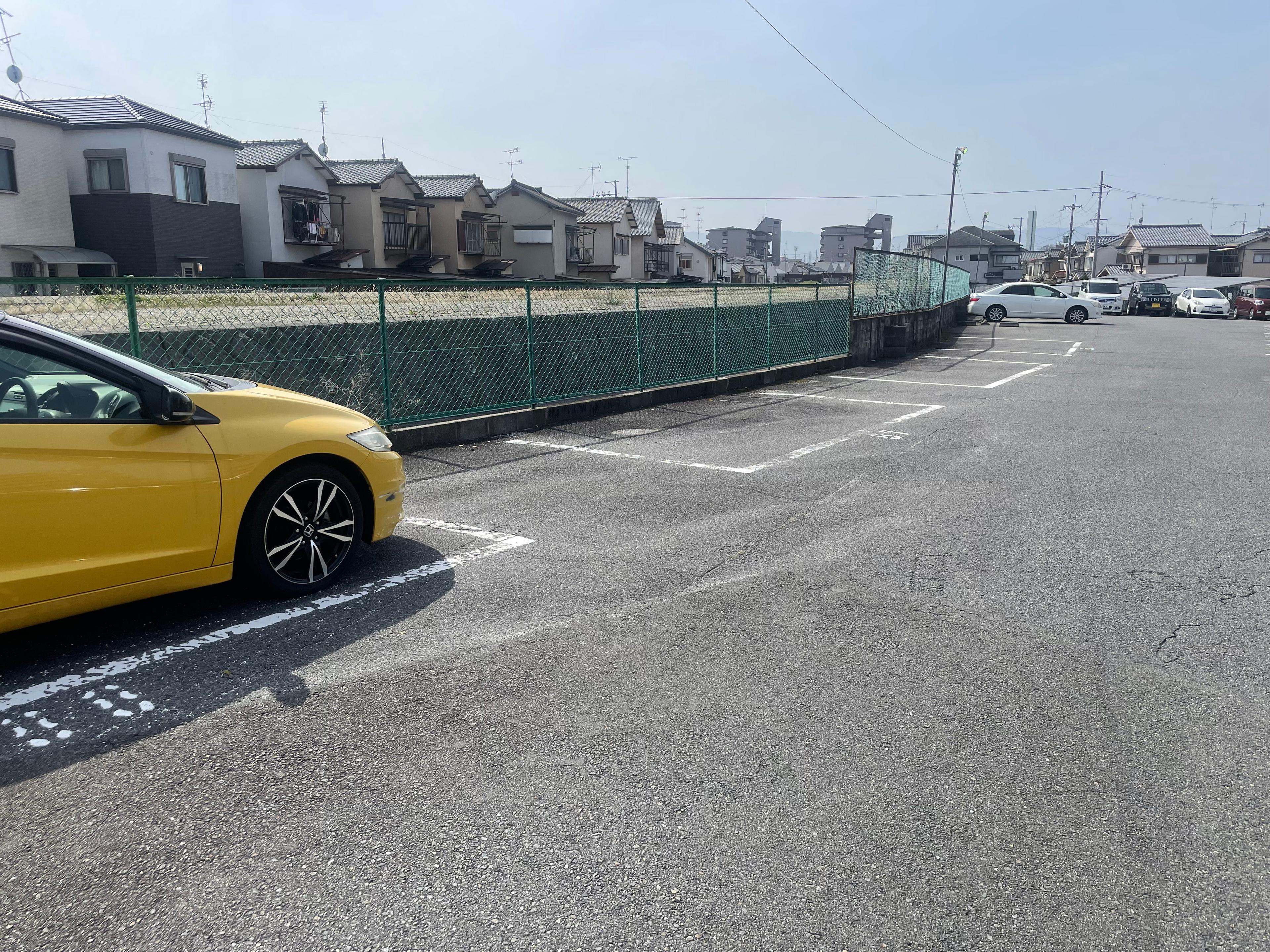 東香園ガレージの外観・駐車場イメージ3枚目