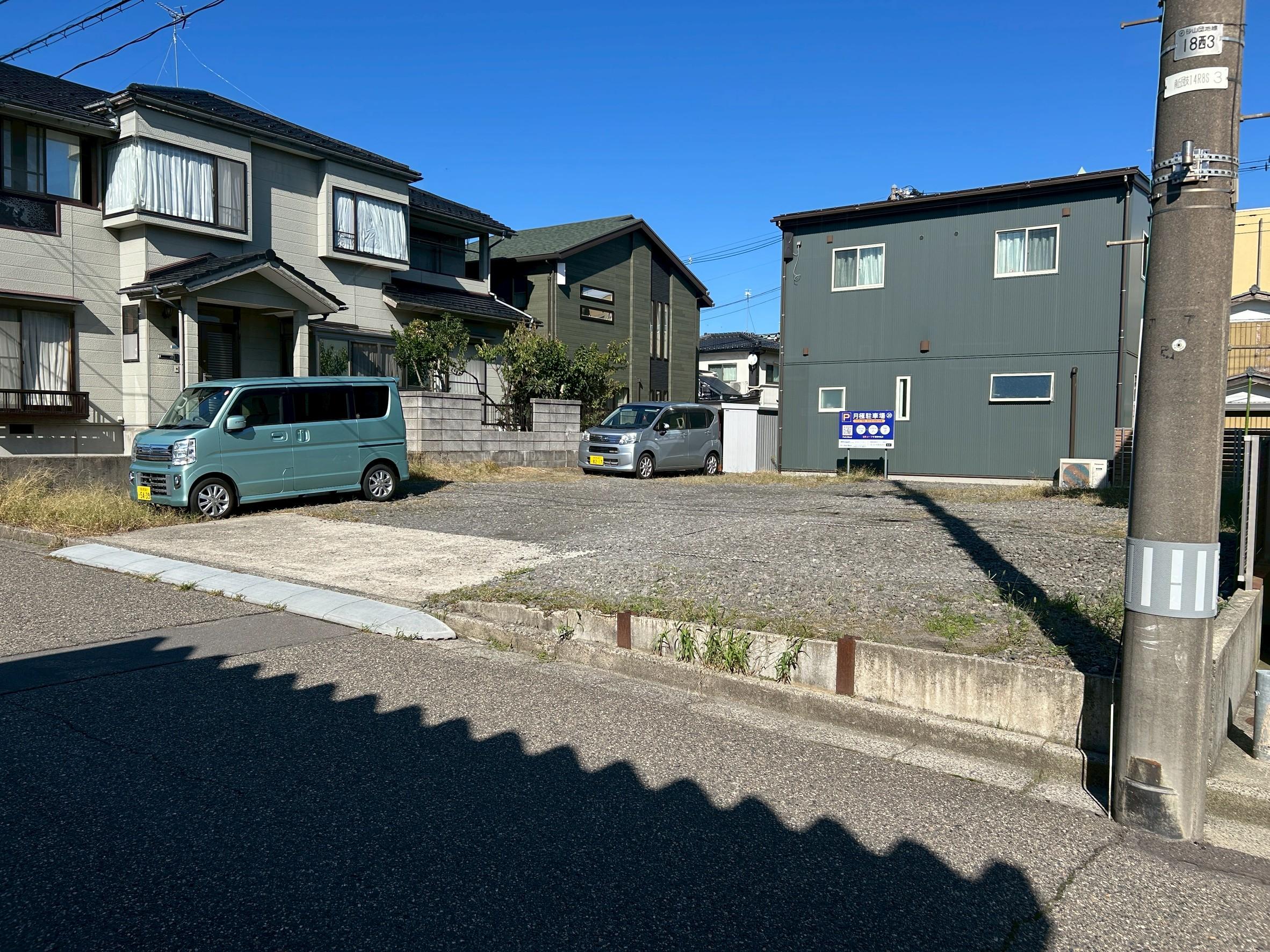 20.伴野ガレージの外観・駐車場イメージ3枚目