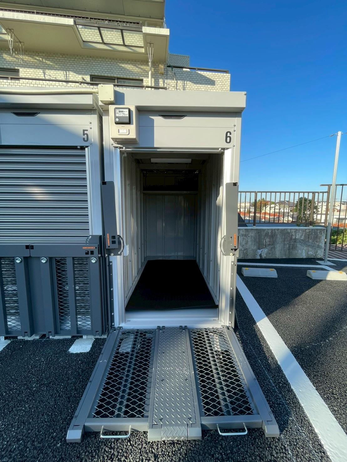 青葉台１丁目駐車場（バイクガレージ）の外観・駐車場イメージ1枚目