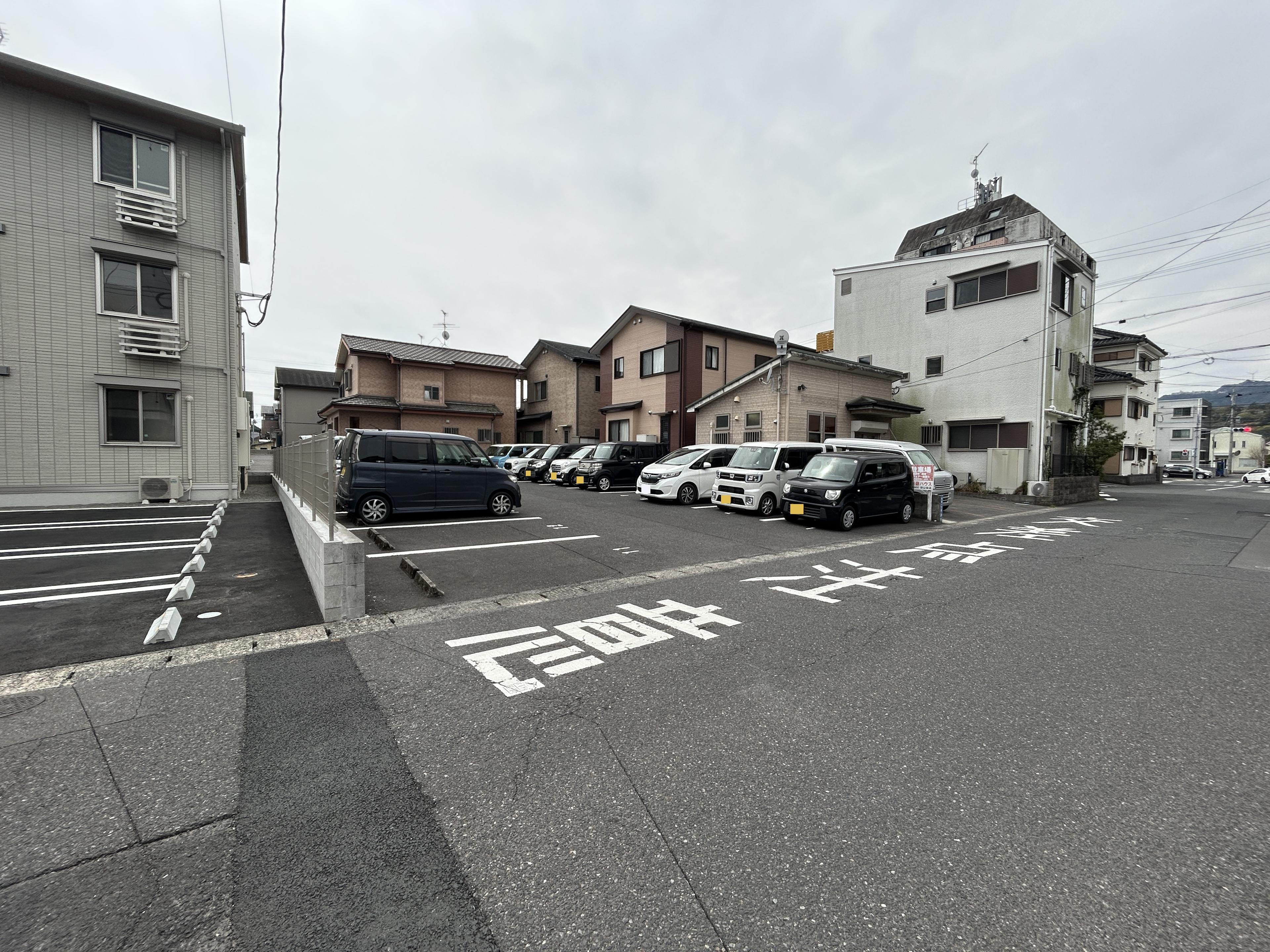 ｵｰﾄ･ｽｸｳｪｱｰ和田Ⅱの外観・駐車場イメージ3枚目