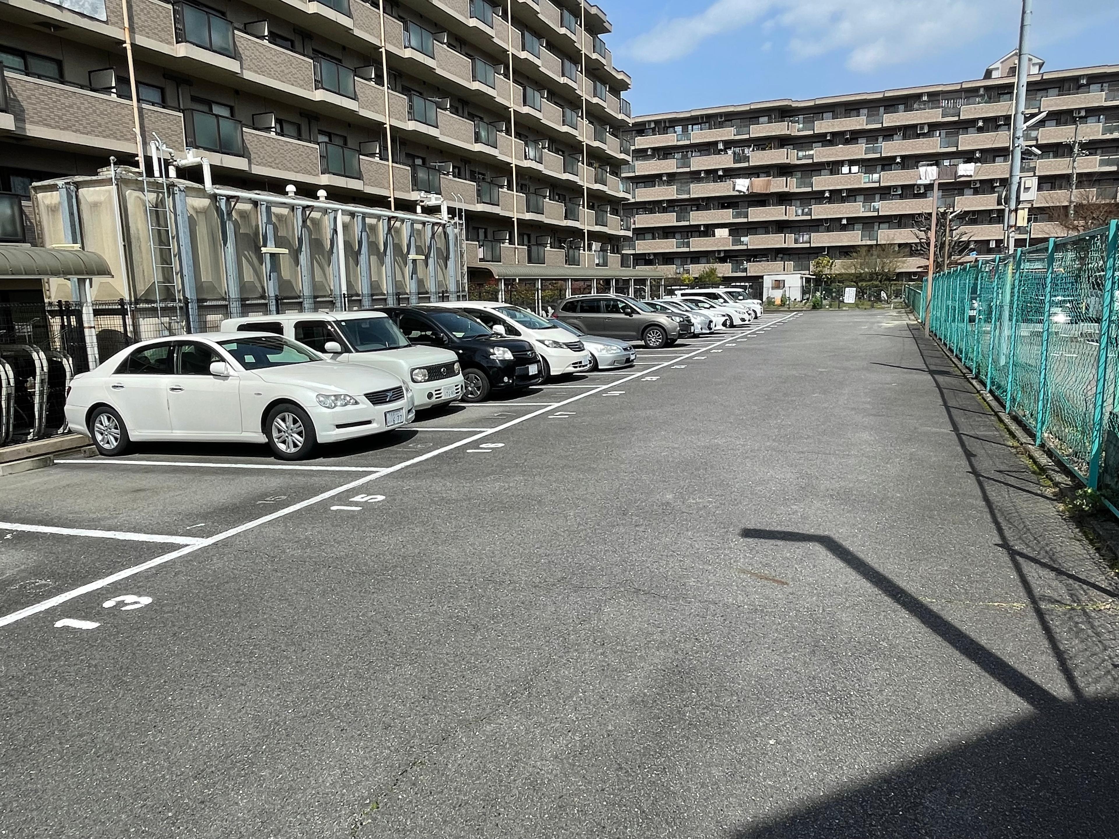 辻本（信）ガレージの外観・駐車場イメージ2枚目