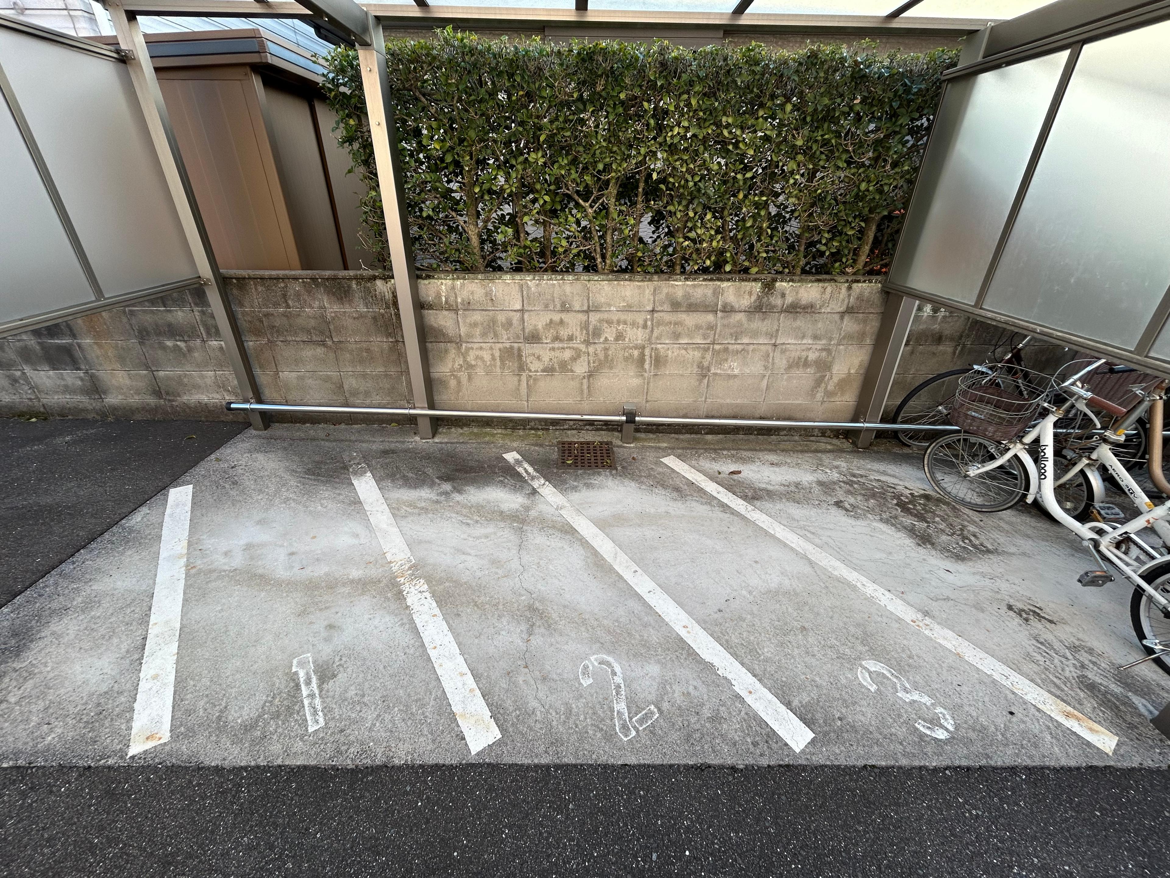グリーンヴィラ大宮の外観・駐車場イメージ1枚目