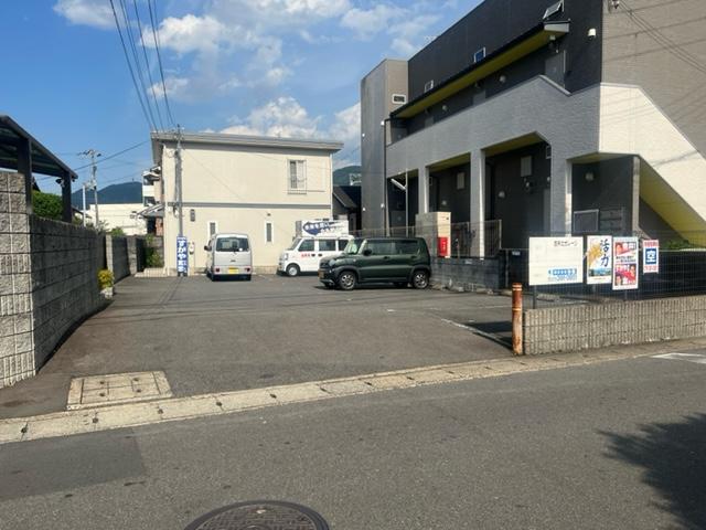 吉井北ガレージの外観・駐車場イメージ1枚目