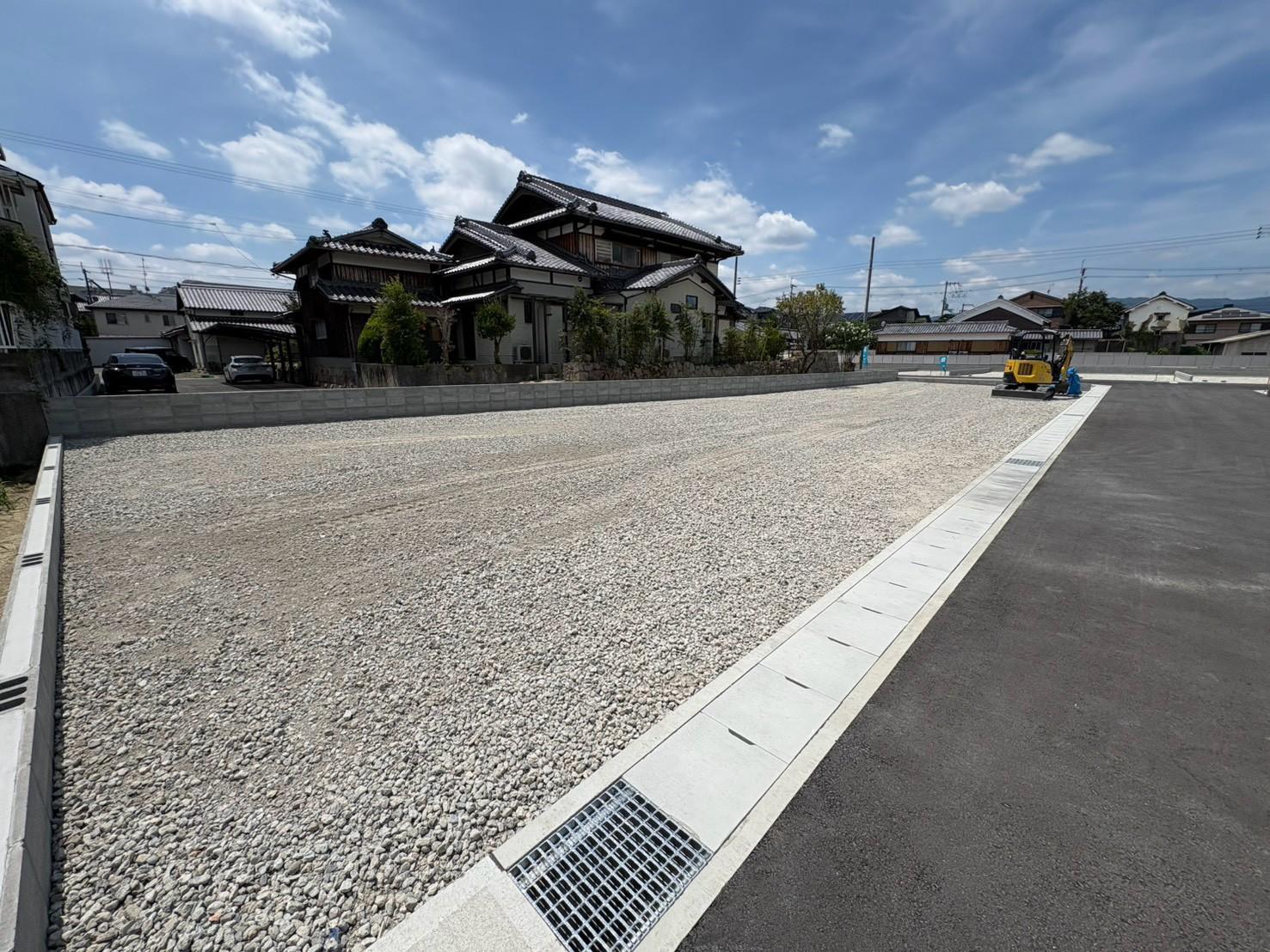 菱川町87-1ガレージの外観・駐車場イメージ2枚目