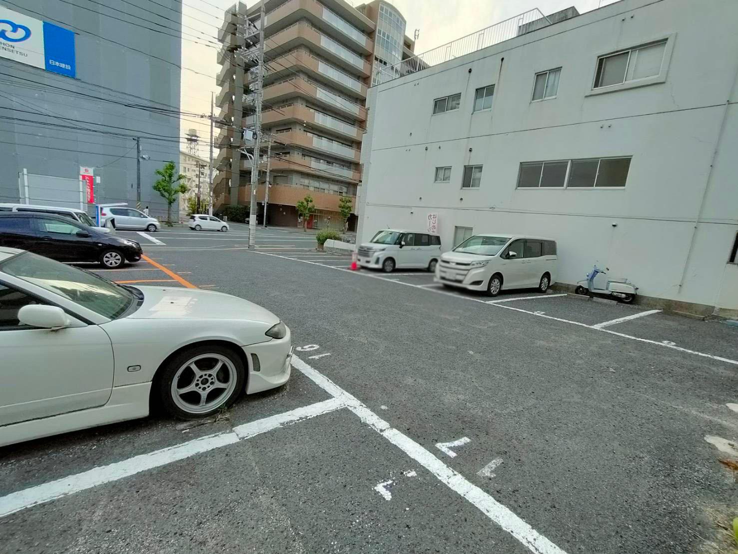 ナカガワガレージ（牛田）の外観・駐車場イメージ3枚目