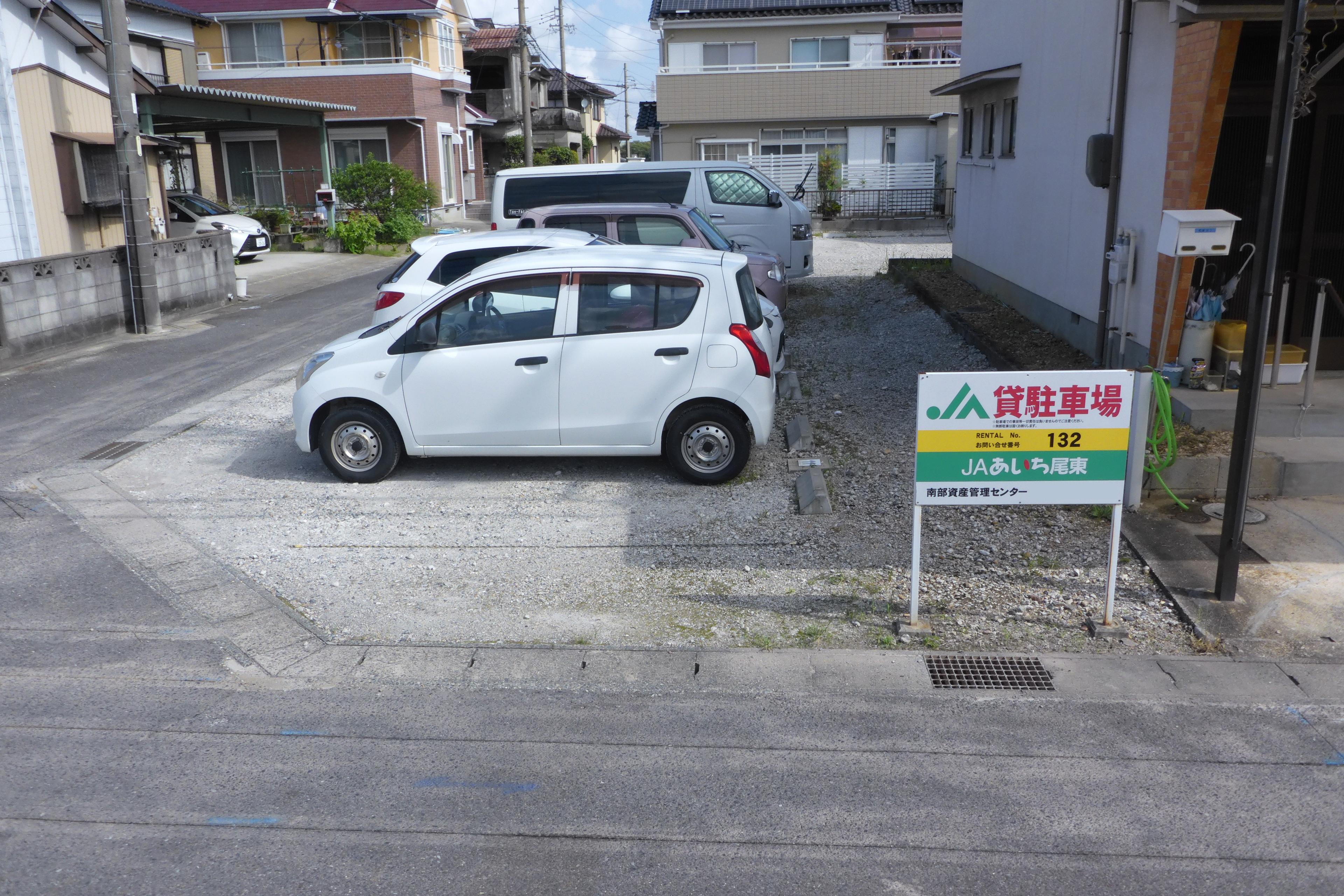 320132の外観・駐車場イメージ1枚目