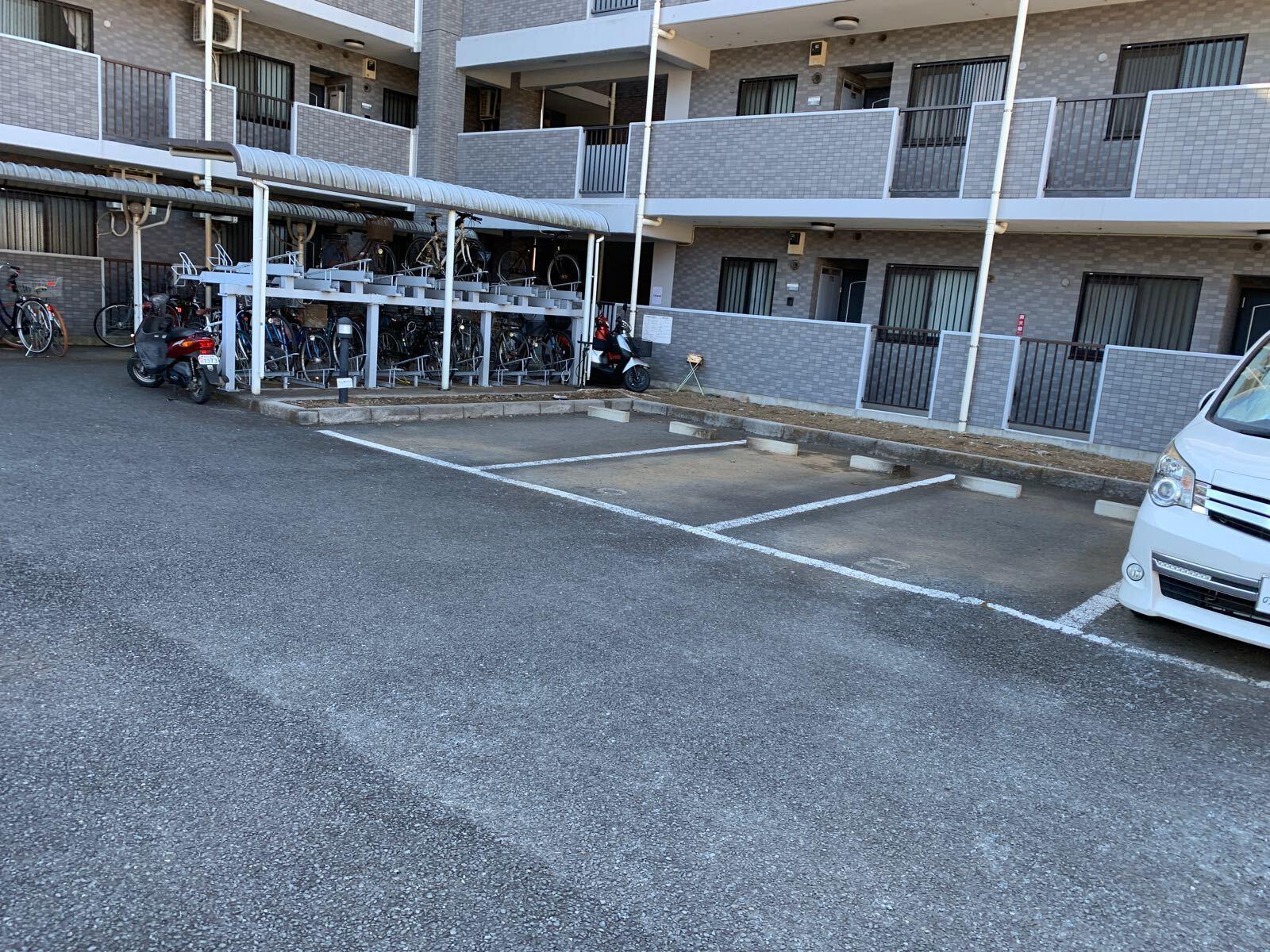 ラフィネ堀之内の外観・駐車場イメージ2枚目