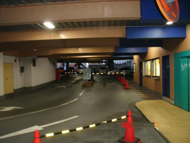 新潟万代の外観・駐車場イメージ2枚目