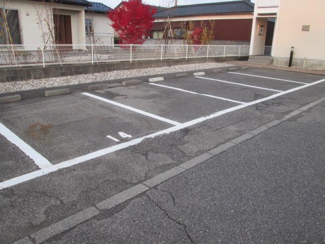 グレープヴァイン(17365)の外観・駐車場イメージ1枚目