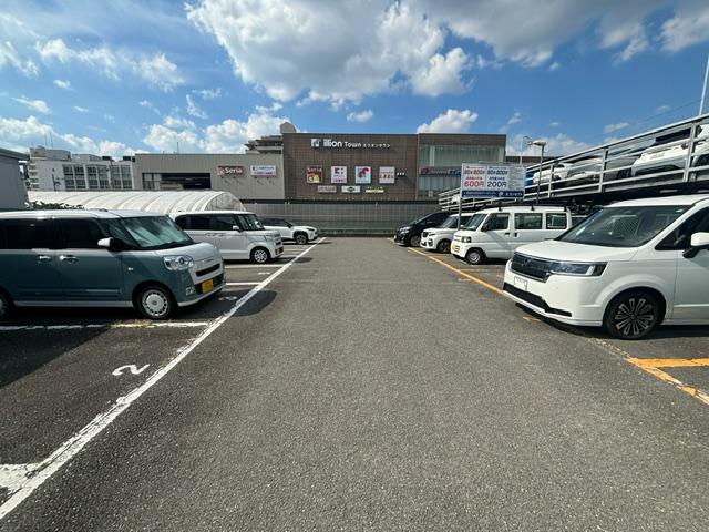 鈴木ガレージの外観・駐車場イメージ2枚目