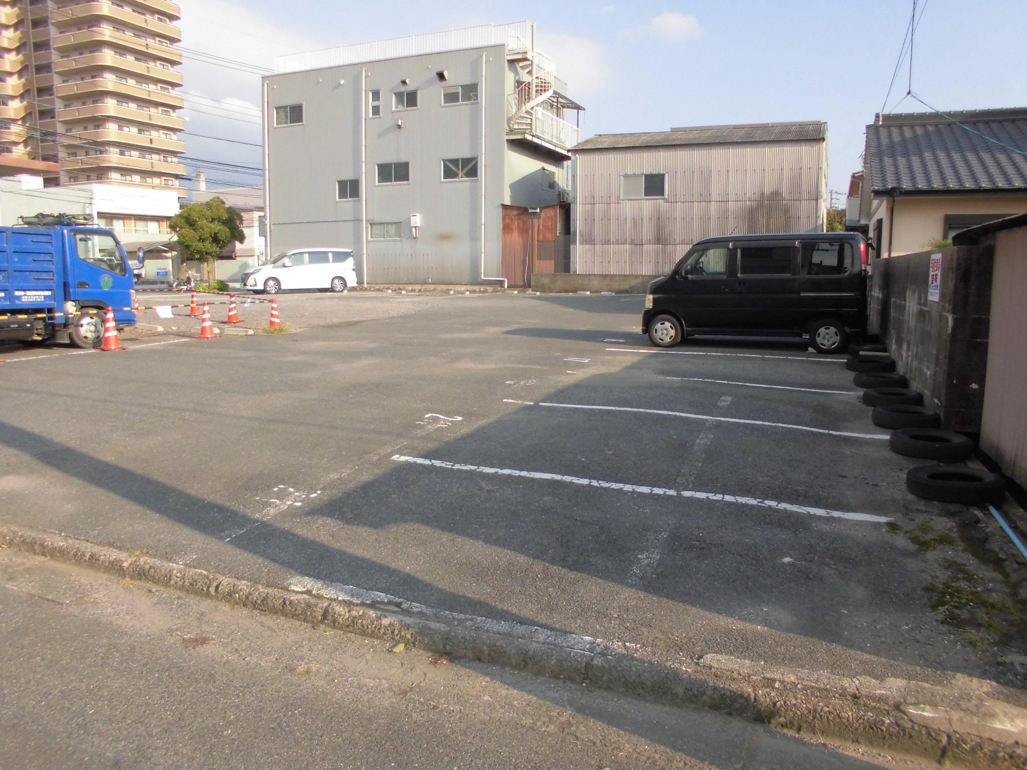 あべガレージ②の外観・駐車場イメージ2枚目