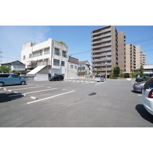根本パーキングの外観・駐車場イメージ3枚目