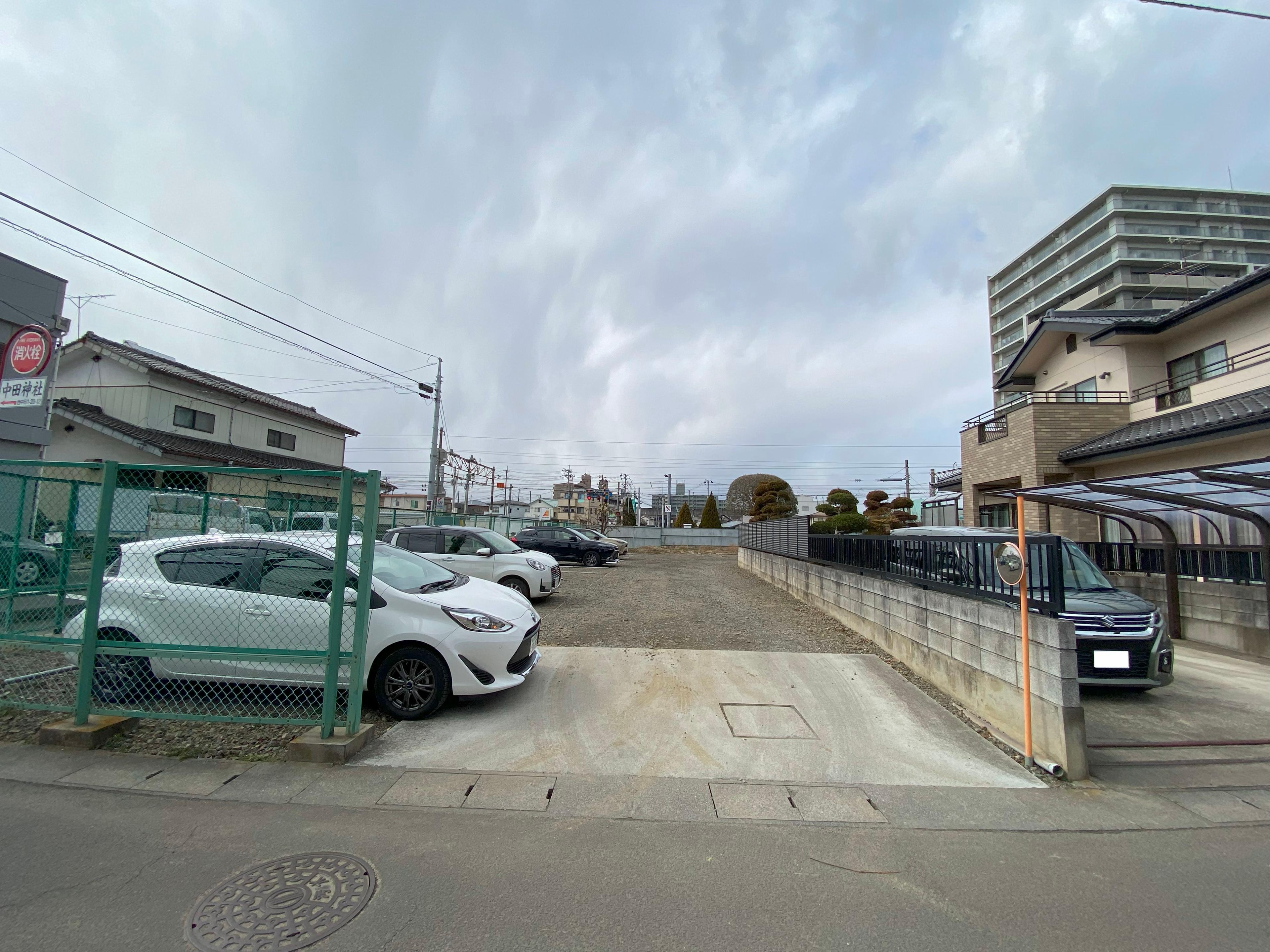 鈴吉第2月極駐車場の外観・駐車場イメージ2枚目