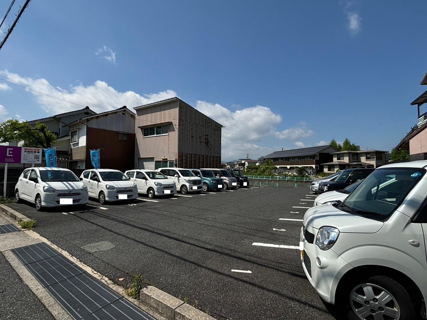 吉方町1丁目116駐車場の外観・駐車場イメージ1枚目
