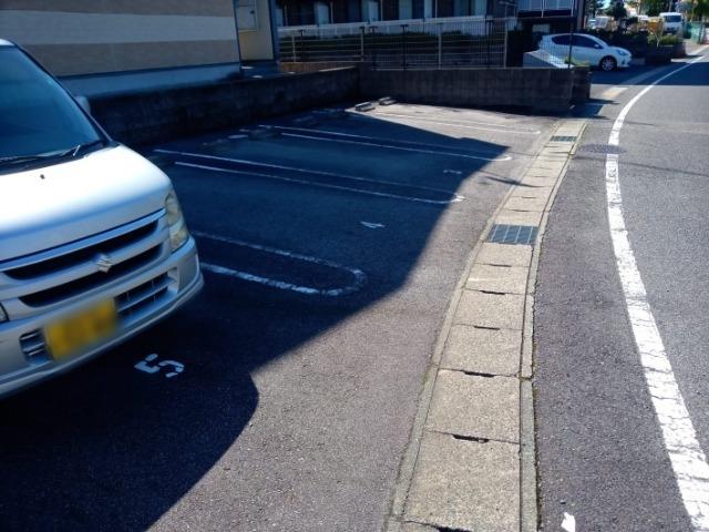 ウイング朝日ヶ丘(34720)の外観・駐車場イメージ1枚目