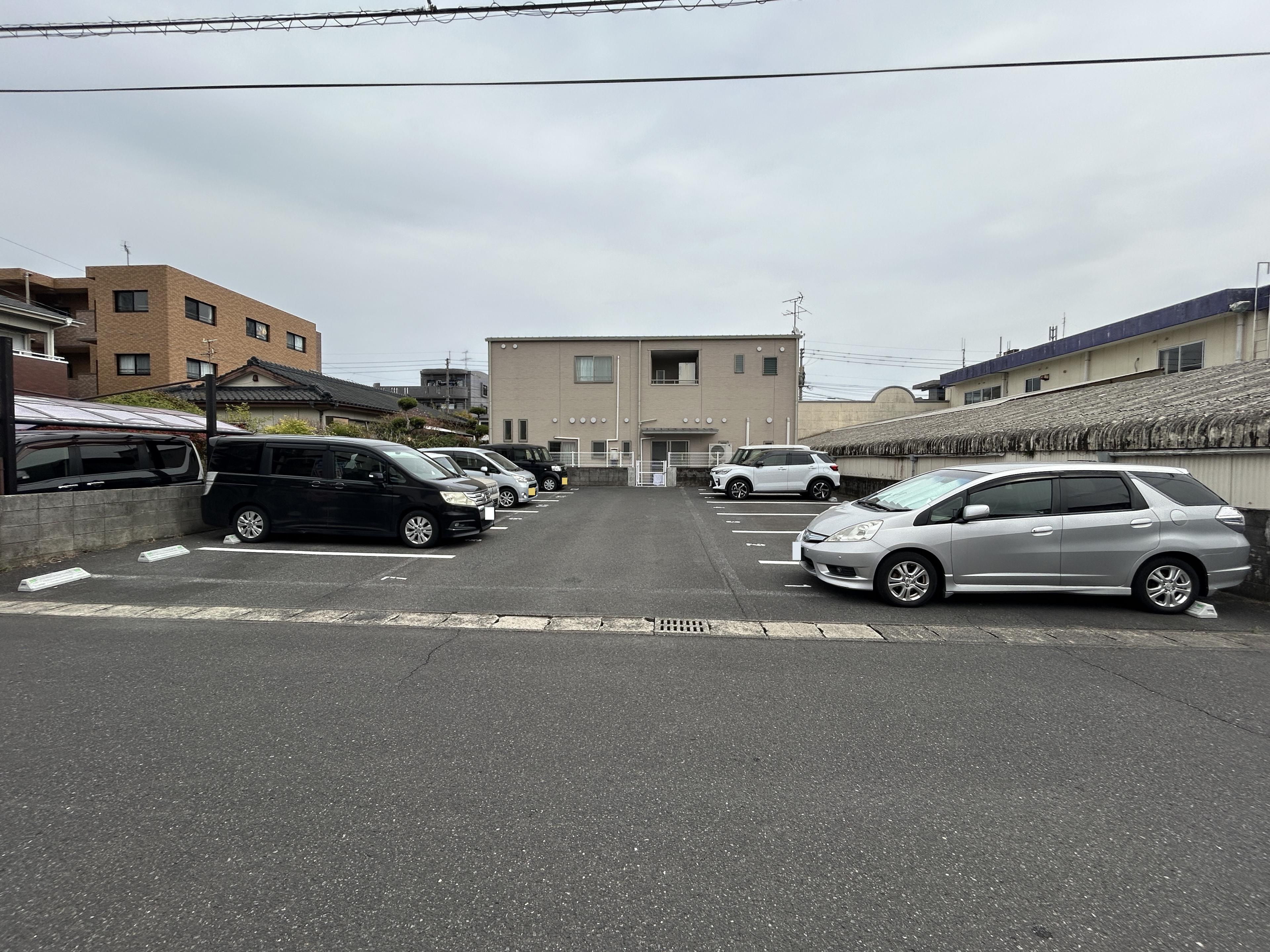 慈眼寺町17番地駐車場の外観・駐車場イメージ2枚目