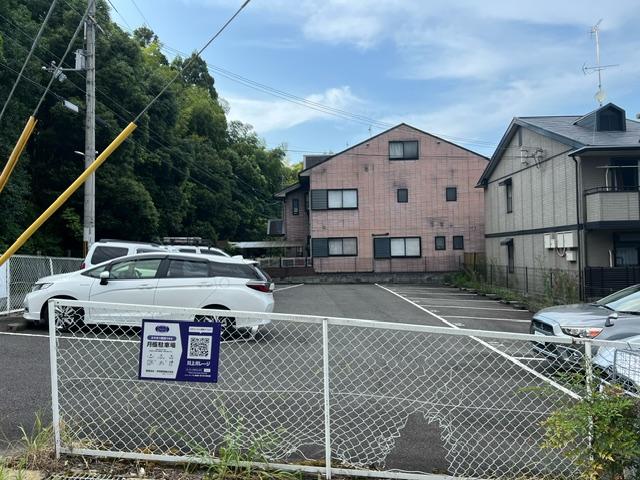 川上ガレージの外観・駐車場イメージ1枚目